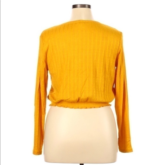 𝅺nwt top - Picture 4 of 5